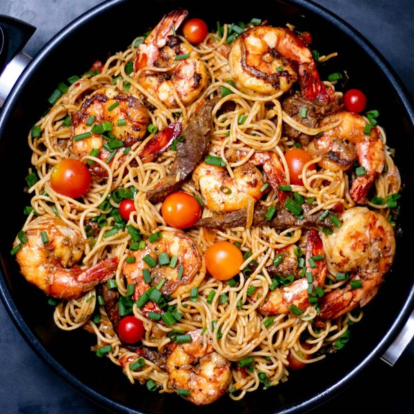 Pan of garlic prawn noodles